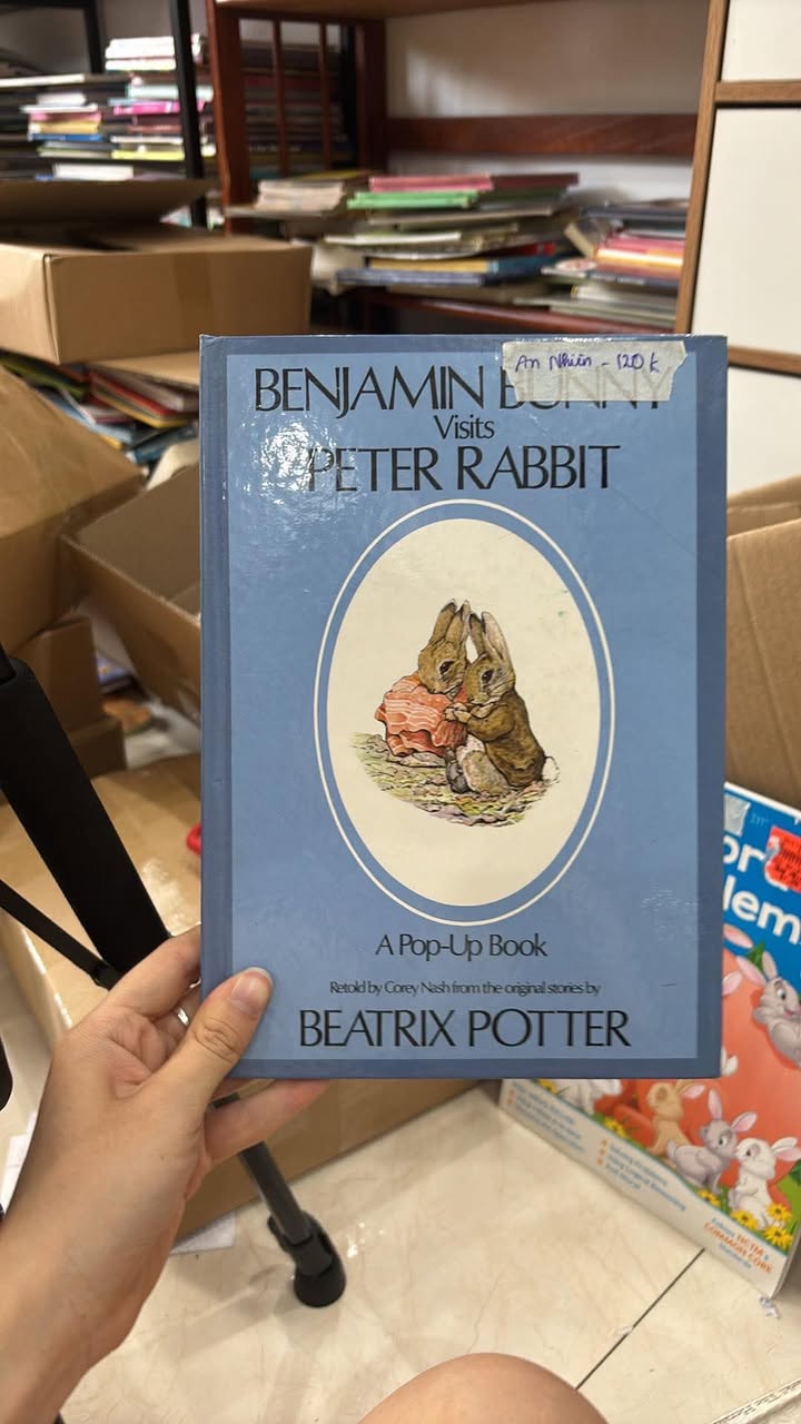 Benjamin Bunny Visits Peter Rabbit: