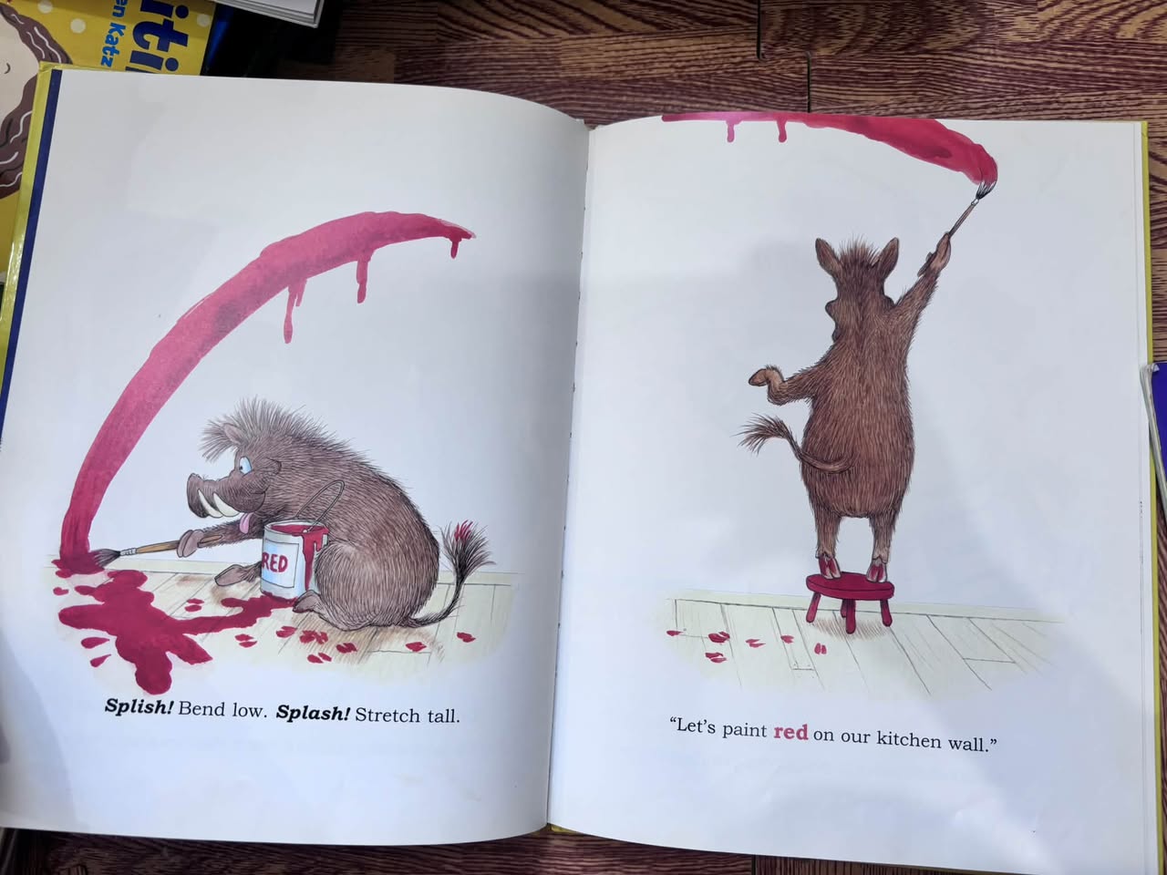 WARTHOGS PAINT: A MESSY COLOR BOÔK — ảnh 3