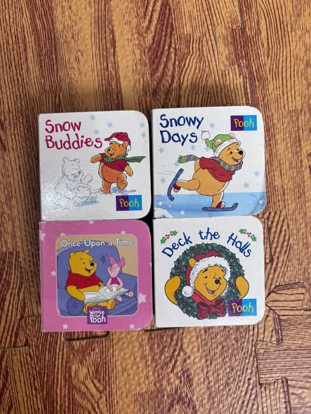 BỘ 4 CUỐN BOARD BOOK DISNEY WINNIE THE POOH MINI