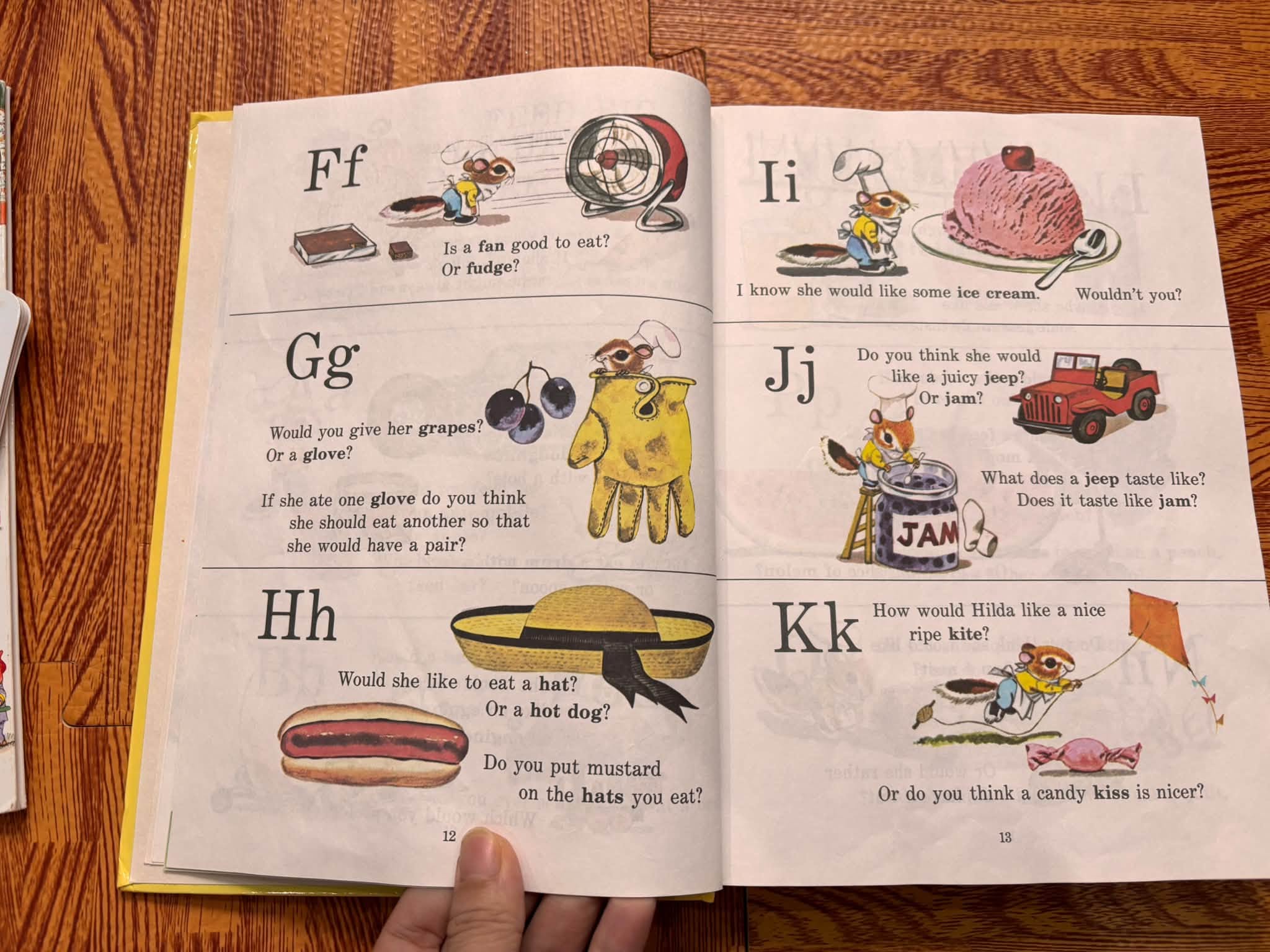 RICHARD SCARRY'S BEST STORYBOOK EVER (RICHARD SCARRY) — ảnh 8