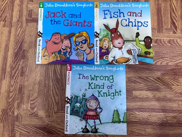 SET SÁCH TRUYỆN TRANH JULIA DONALDSON & SÁCH ĐỒNG NHAU (11 CUỐN)