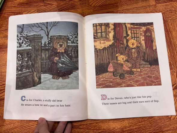 ALPHABEARS: AN ABC BOOK  — ảnh 5