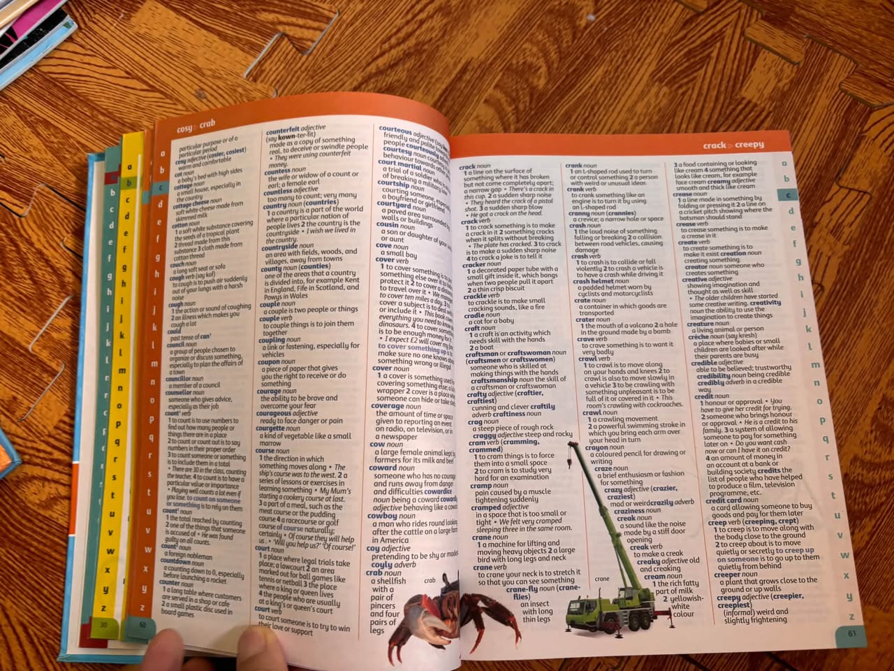 OXFORD ILLUSTRATED CHILDREN'S DICTIONARY & THESAURUS — ảnh 5