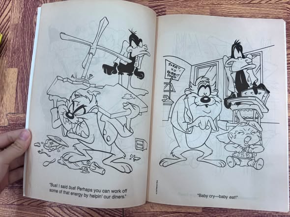 DAFFY DUCK: GONE QUACKERS! (FAVORITE BOOK TO COLOR) — ảnh 4