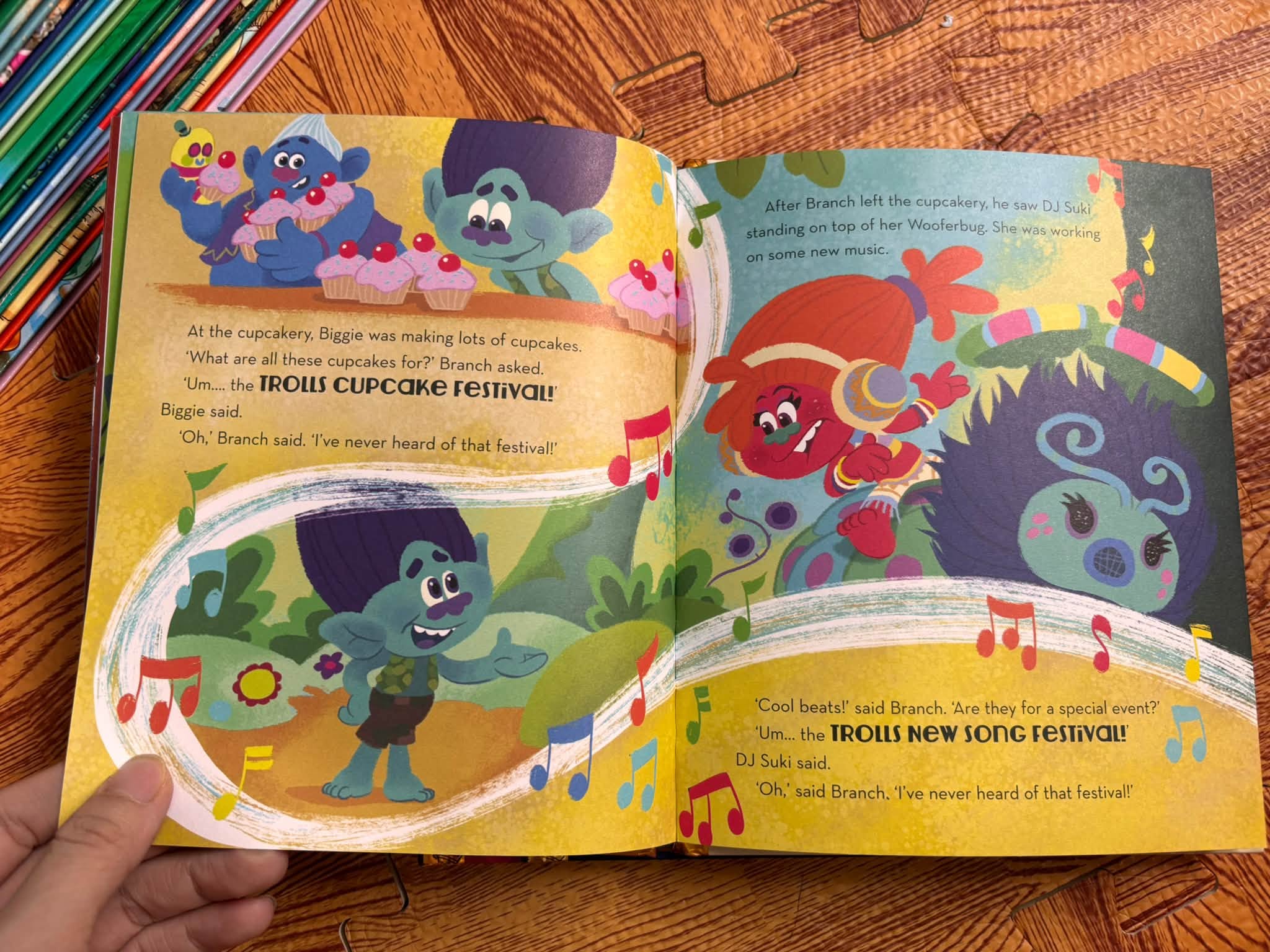 SERIES TRUYỆN TRANH DREAMWORKS TROLLS: CENTUM STORYBOOK COLLECTION  — ảnh 9
