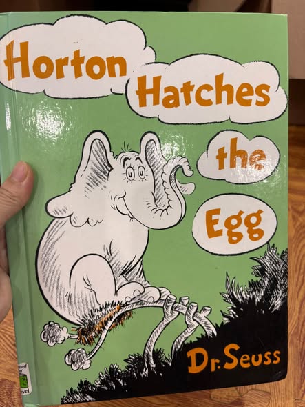 HORTON HATCHES THE EGG (DR. SEUSS)