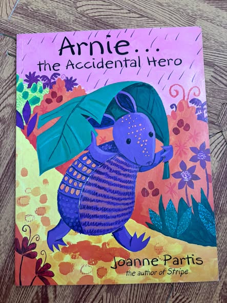 ARNIE... THE ACCIDENTAL HERO — ảnh 1