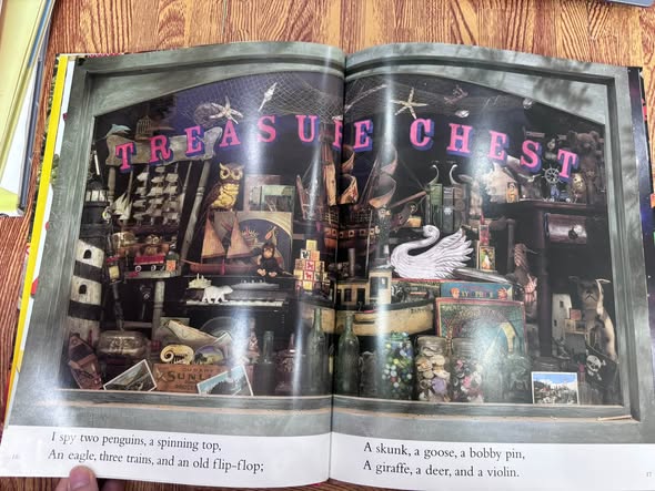 I SPY ULTIMATE CHALLENGER! A BOOK OF PICTURE RIDDLES — ảnh 3