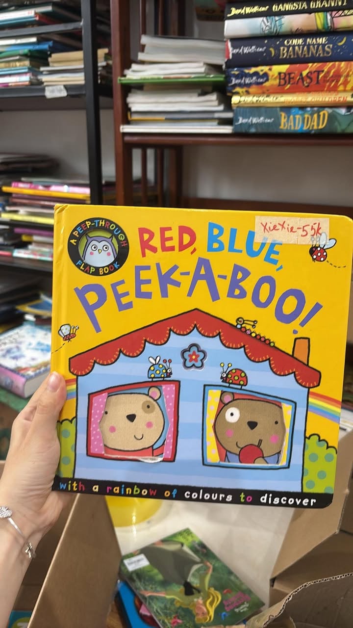 Red, Blue, Peek-A-Boo!: Trò Chơi Ú Oà Khám Phá Thế Giới Sắc Màu