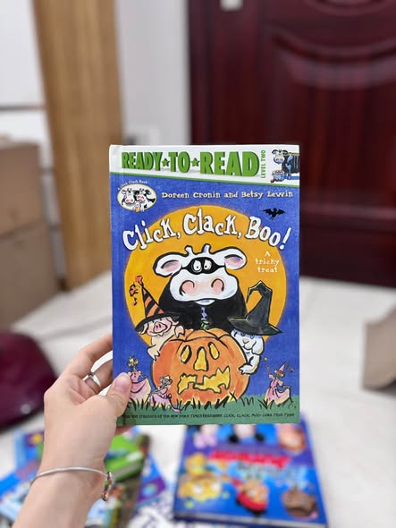 READY-TO-READ LEVEL 2: CLICK, CLACK, BOO! A TRICKY TREAT