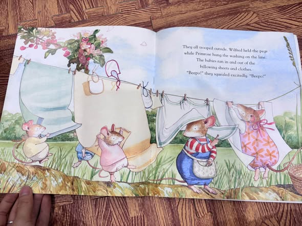 STORIES FROM BRAMBLY HEDGE: PRIMROSE IN CHARGE — ảnh 4
