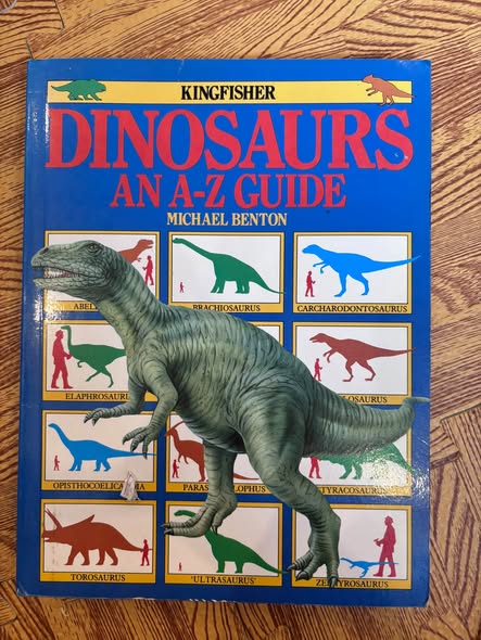 KINGFISHER DINOSAURS: AN A-Z GUIDE