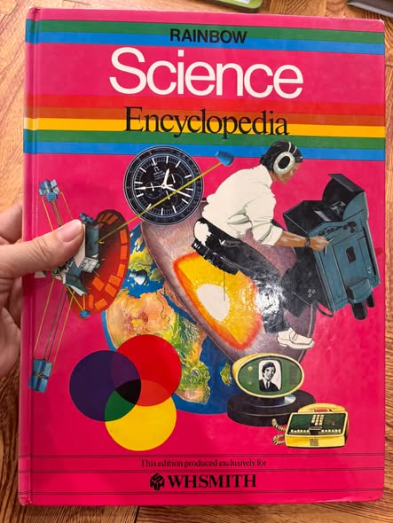 RAINBOW SCIENCE ENCYCLOPEDIA (WHSMITH EXCLUSIVE)