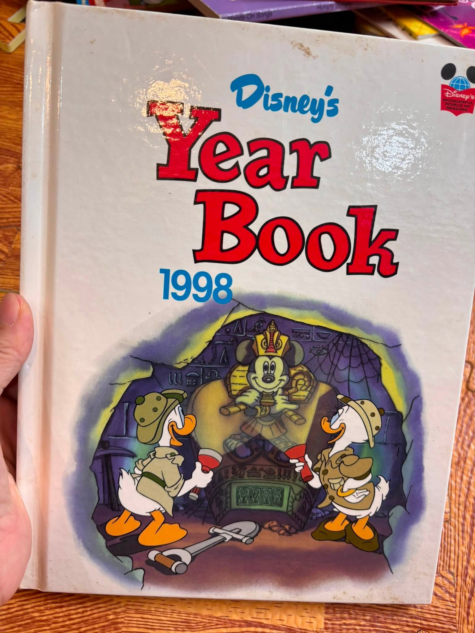 DISNEY'S YEAR BOOK 1998