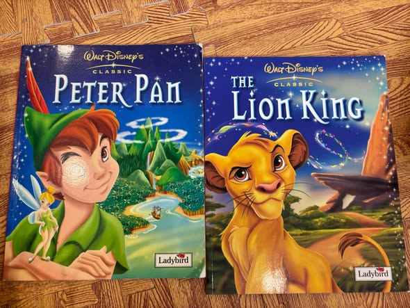 COMBO 2 CUỐN SÁCH CỔ TÍCH LADYBIRD DISNEY CLASSIC: PETER PAN & THE LION KING