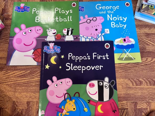SET 9 CUỐN SÁCH TRANH PEPPA PIG (LADYBIRD)