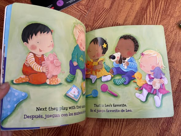 LEO LOVES BABY TIME / A LEO LE GUSTA BEBELANDIA — ảnh 3