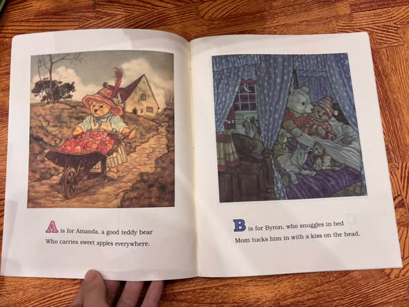 ALPHABEARS: AN ABC BOOK  — ảnh 4