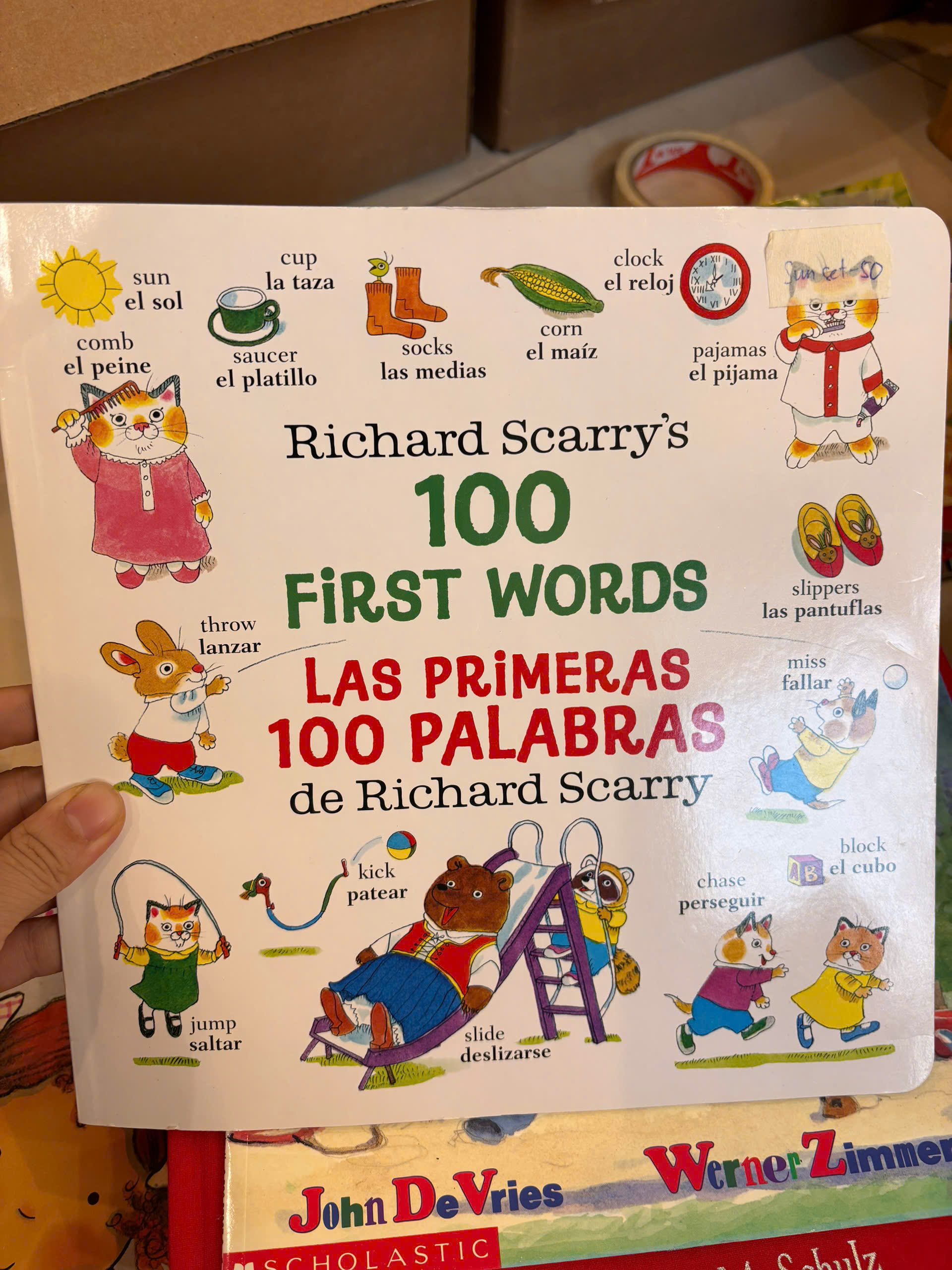 Richard Scarry's 100 First Words