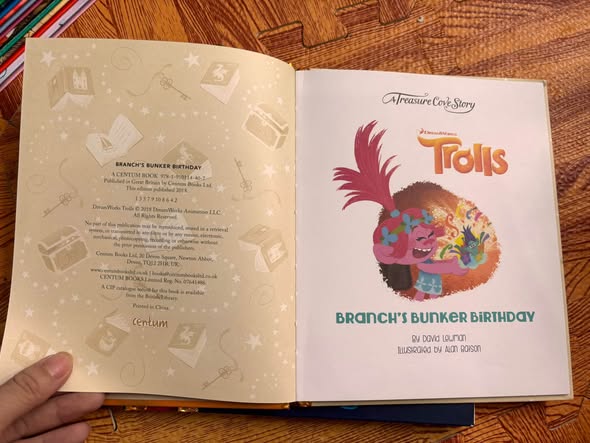 SERIES TRUYỆN TRANH DREAMWORKS TROLLS: CENTUM STORYBOOK COLLECTION  — ảnh 3