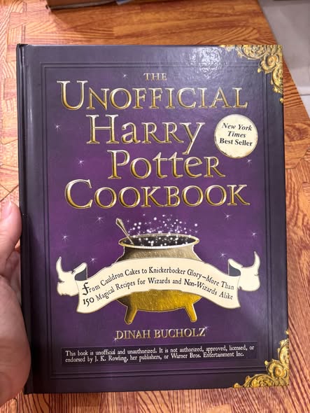 THE UNOFFICIAL HARRY POTTER COOKBOOK (DINAH BUCHOLZ) image 1
