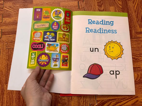SET 2 CUỐN BENDON DISCOVERY WORKBOOK: ALPHABET & READING READINESS (CÓ STICKER KHEN THƯỞNG)   — ảnh 4