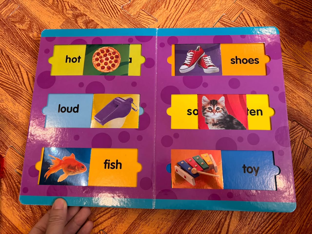 FIRST WORDS (SHINY SLIDERS: TAKE A PEAK SLIDE AND SEEK!) — ảnh 4