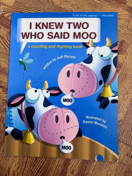 I KNEW TWO WHO SAID MOO (A COUNTING AND RHYMING BOOK) — ảnh 1