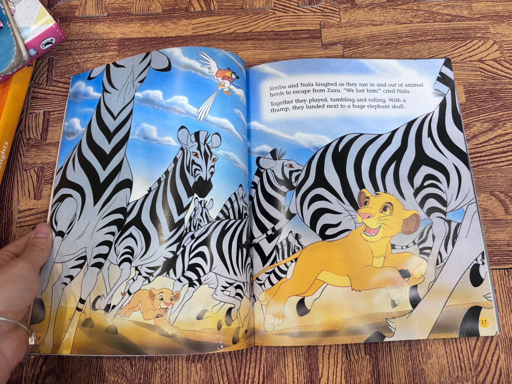 COMBO 2 CUỐN SÁCH CỔ TÍCH LADYBIRD DISNEY CLASSIC: PETER PAN & THE LION KING — ảnh 5