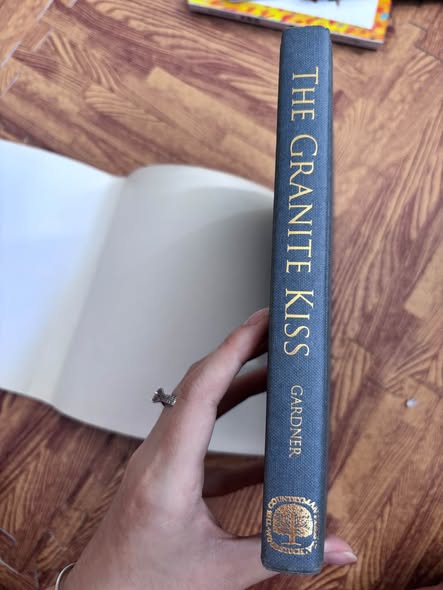 THE GRANITE KISS: TRADITIONS AND TECHNIQUES OF BUILDING NEW ENGLAND STONE WALLS — ảnh 5