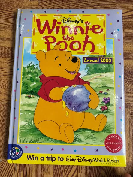 DISNEY'S WINNIE THE POOH ANNUAL 2000 (SPECIAL MILLENNIUM EDITION)