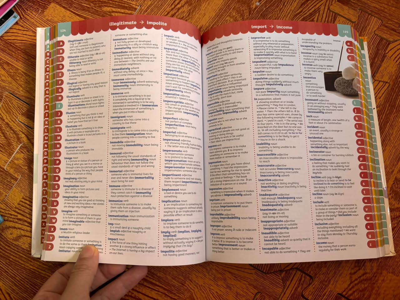 OXFORD ILLUSTRATED CHILDREN'S DICTIONARY & THESAURUS (PERFECT FOR FAMILY REFERENCE) — ảnh 5