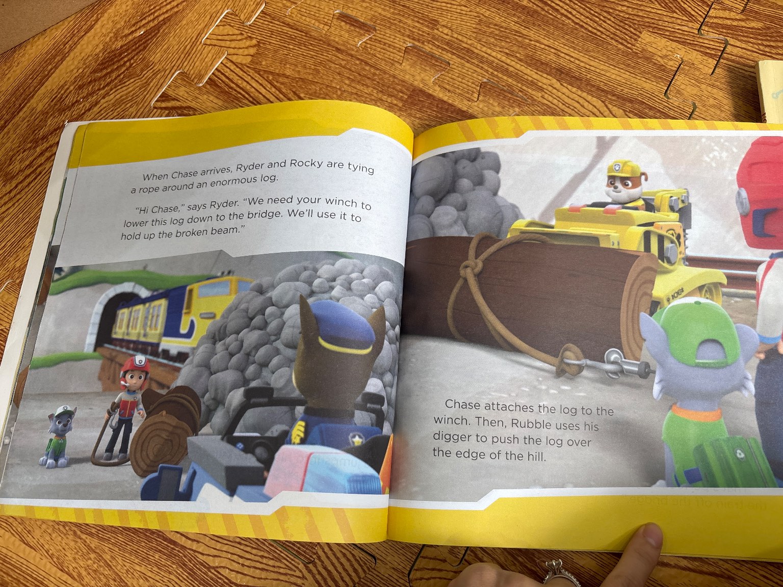 Pups Save a Train — ảnh 5