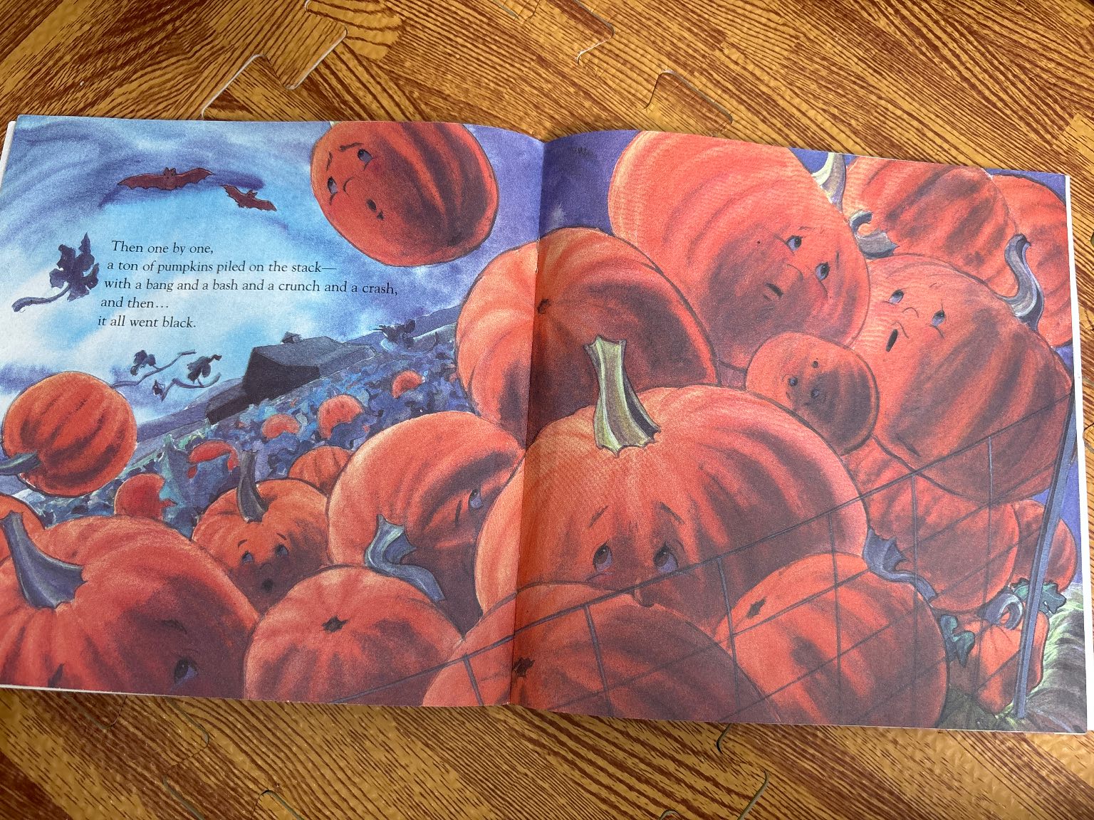 The Legend of Spookley the Square Pumpkin — ảnh 2