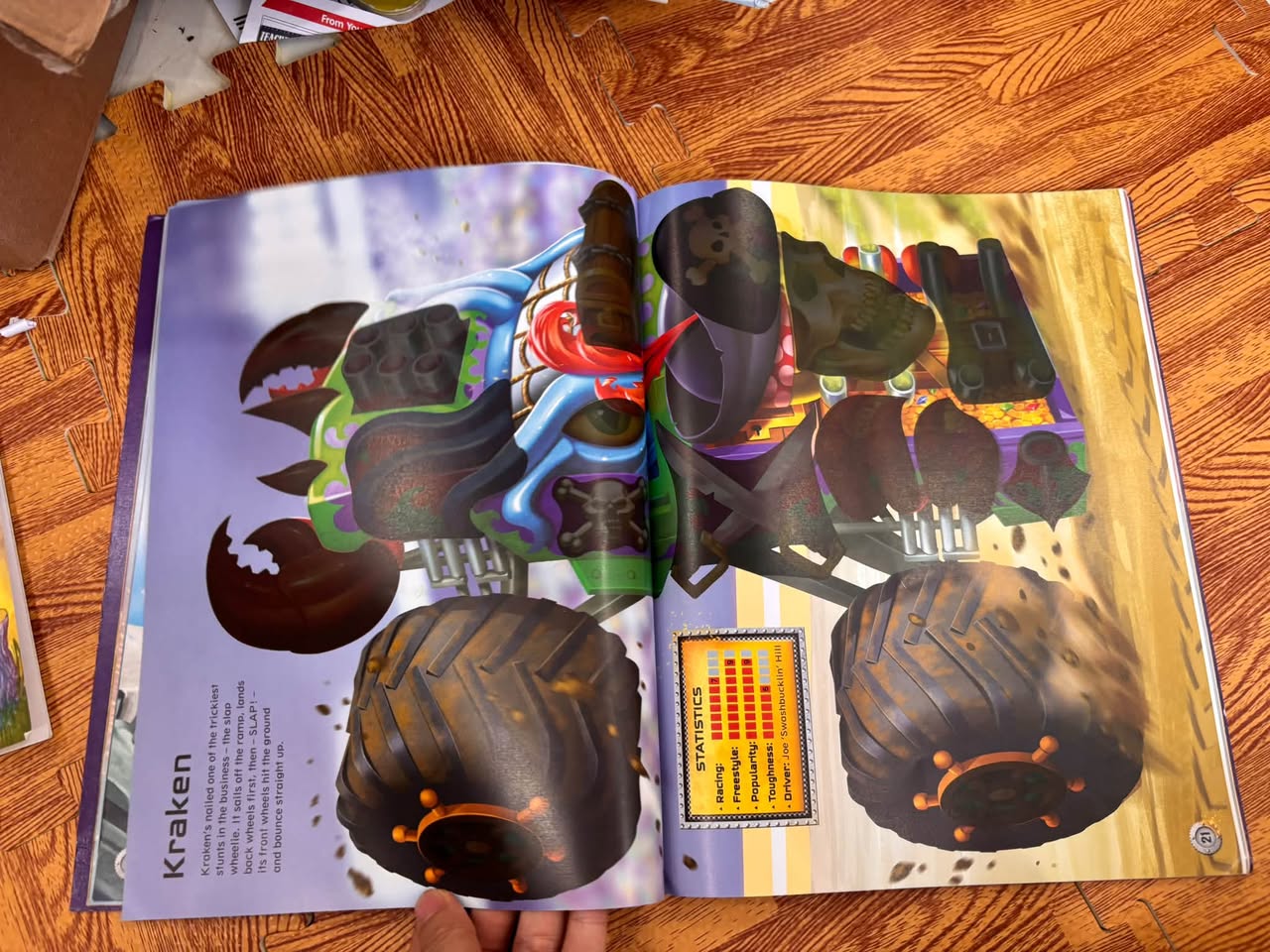 BUILD YOUR OWN MONSTER TRUCKS STICKER BOOK — ảnh 5
