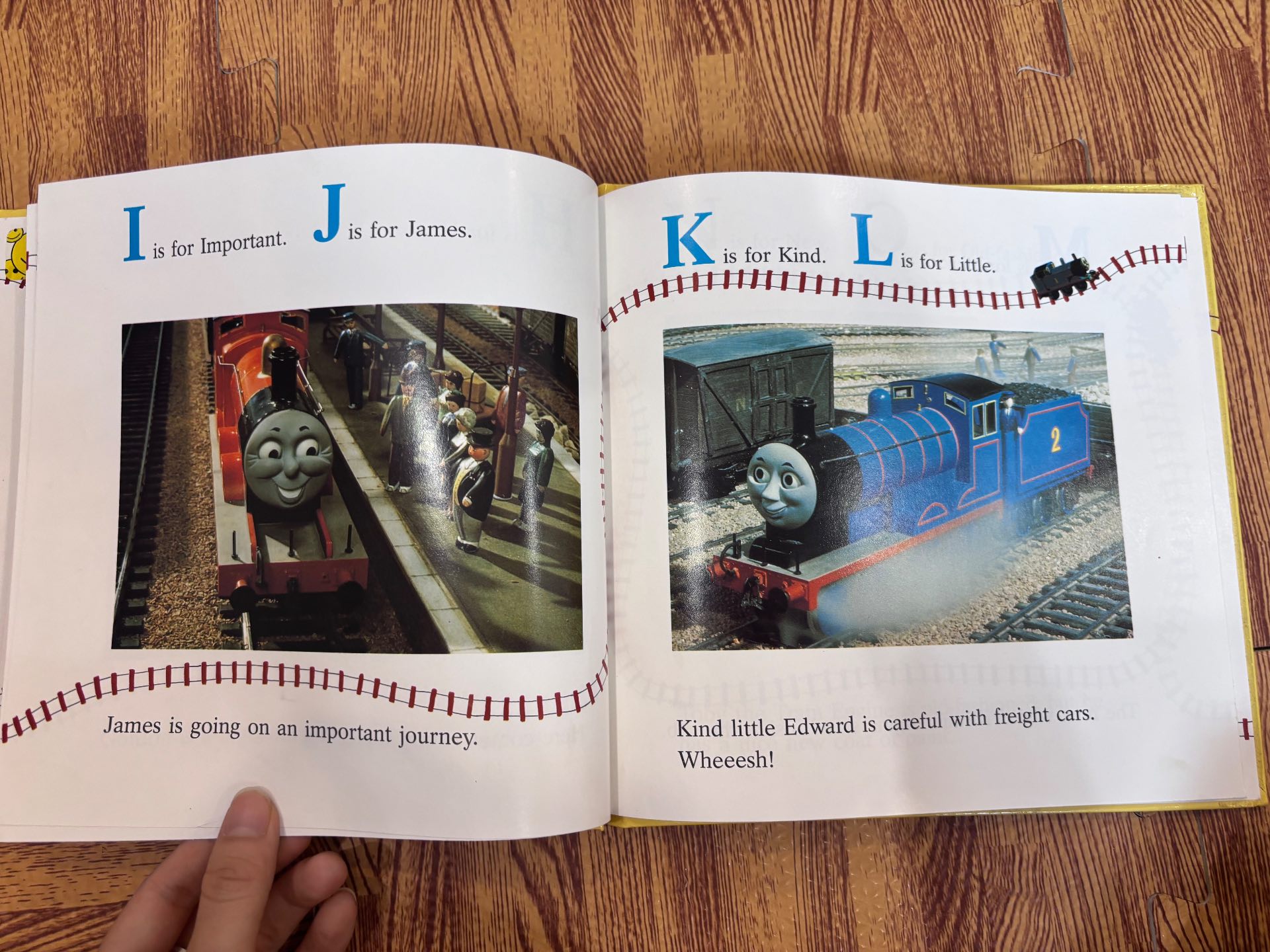 Thomas's ABC Book — ảnh 4