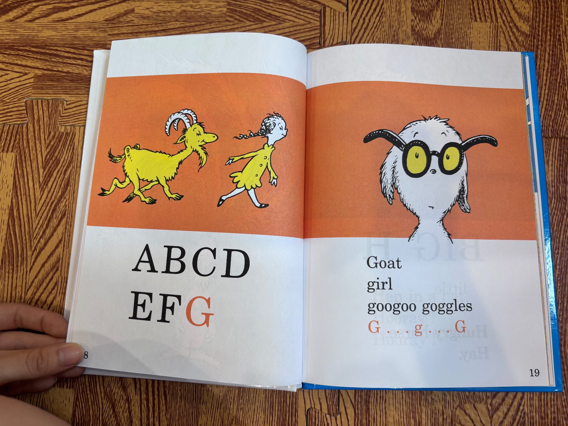 Dr. Seuss's ABC — ảnh 4