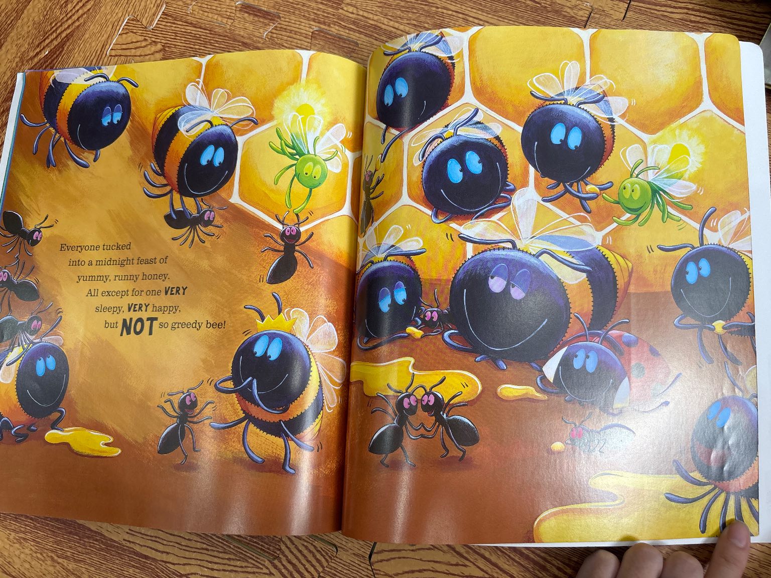 The Very Greedy Bee — ảnh 7