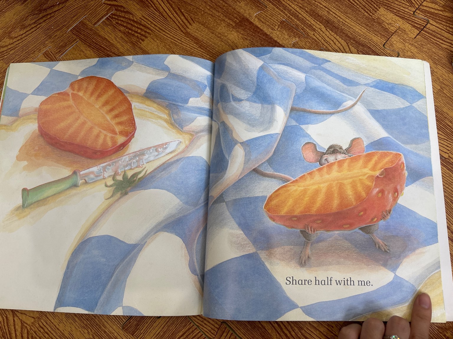 The Little Mouse, The Red Ripe Strawberry, and The Big Hungry Bear — ảnh 6