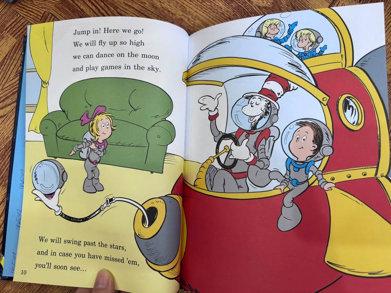 THERE'S NO PLACE LIKE SPACE! ALL ABOUT OUR SOLAR SYSTEM (THE CAT IN THE HAT'S LEARNING LIBRARY) — ảnh 2