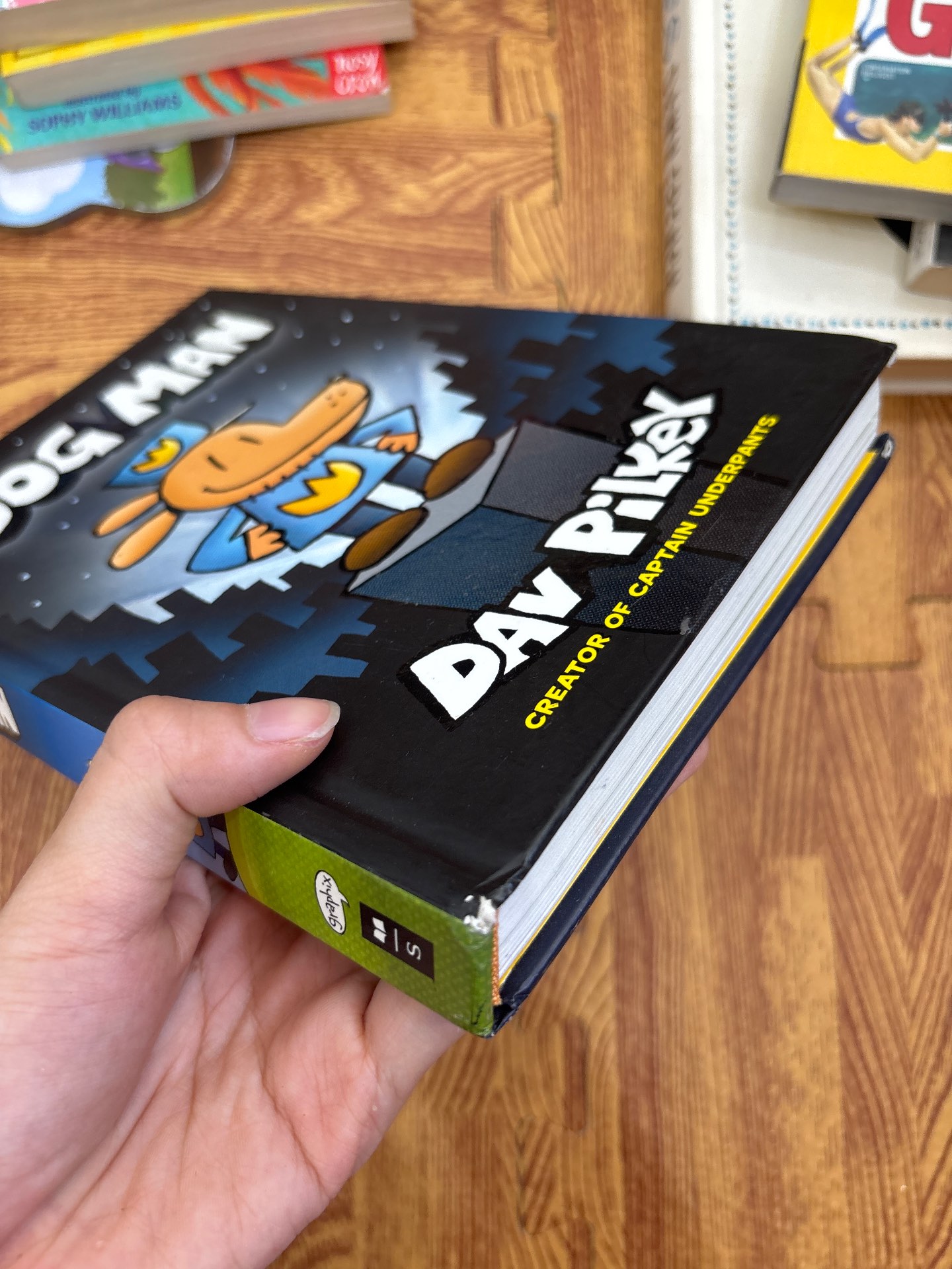 Dog Man bìa cứng — ảnh 2