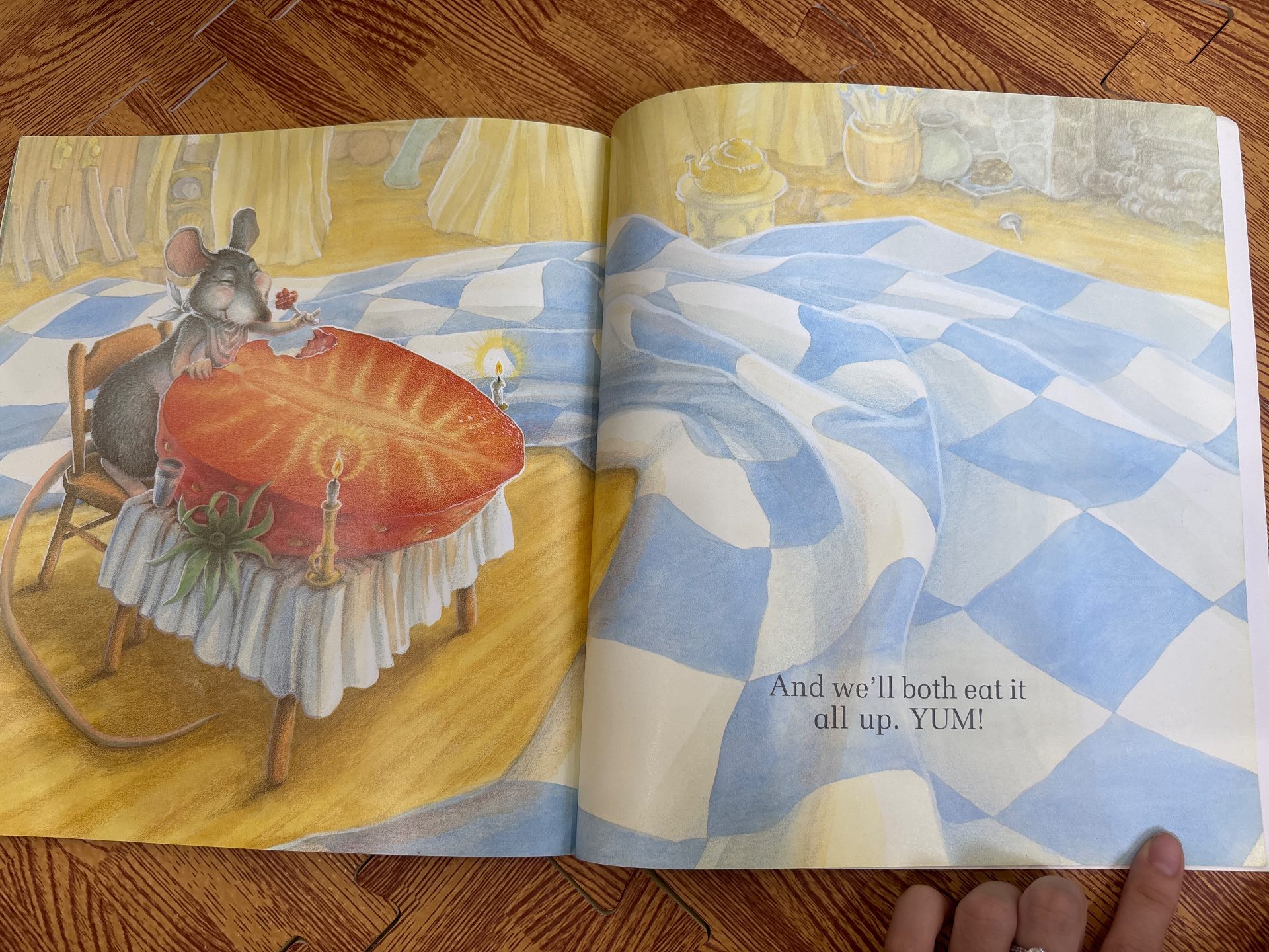 The Little Mouse, The Red Ripe Strawberry, and The Big Hungry Bear — ảnh 7