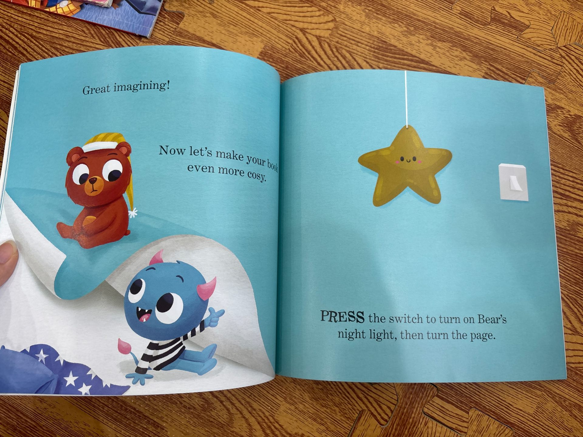 There's a Bear in Your Book — ảnh 6