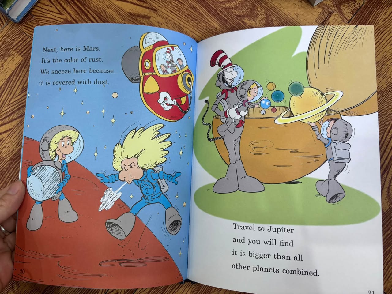 THERE'S NO PLACE LIKE SPACE! ALL ABOUT OUR SOLAR SYSTEM (THE CAT IN THE HAT'S LEARNING LIBRARY) — ảnh 3