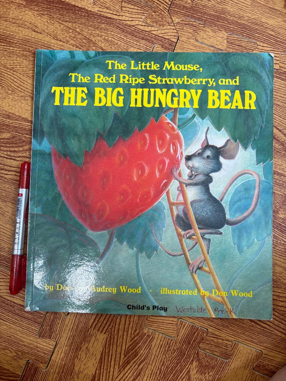 The Little Mouse, The Red Ripe Strawberry, and The Big Hungry Bear — ảnh 1