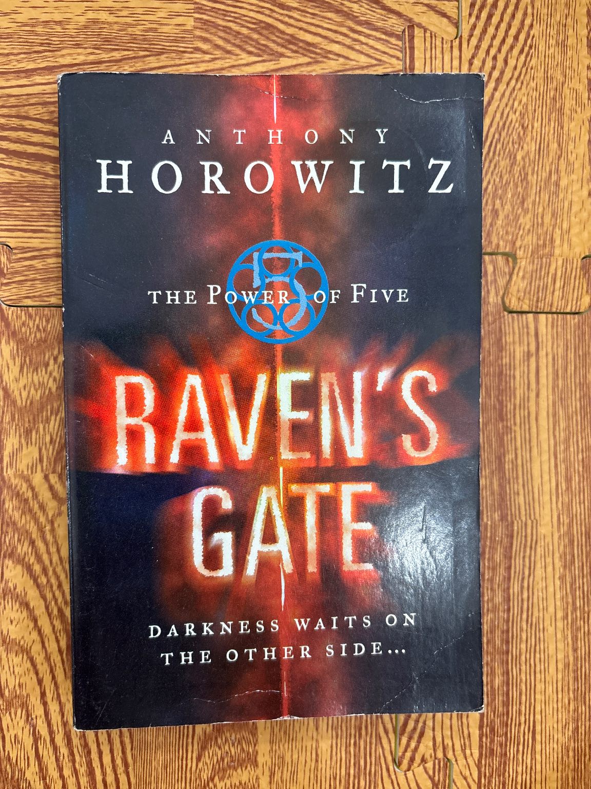 Raven's Gate — ảnh 1