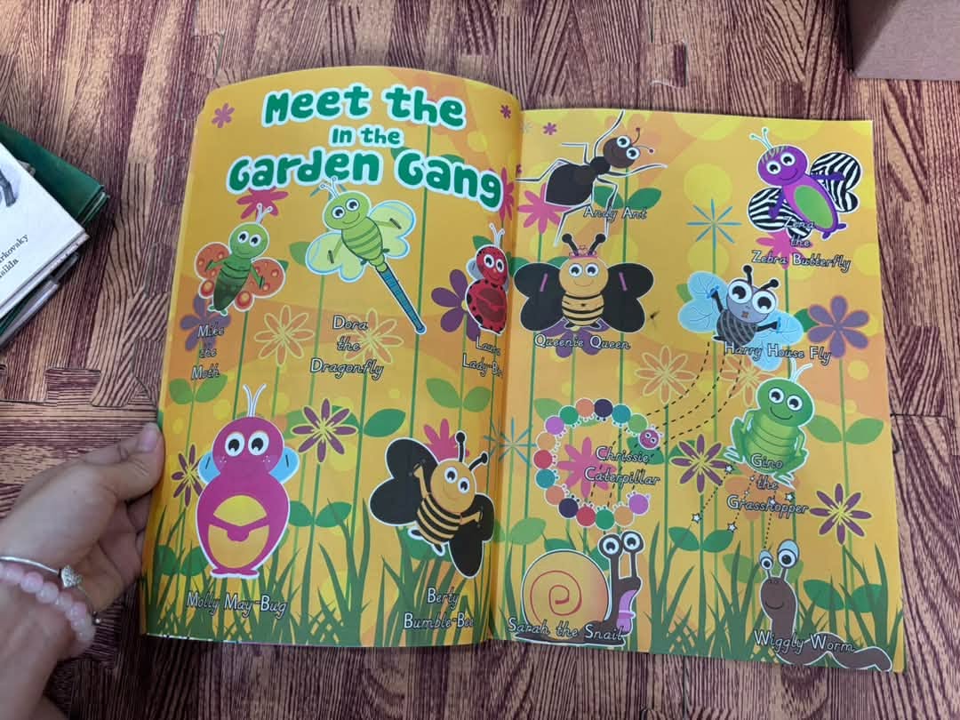 In the Garden Gang ABC Colouring Book – Pukka Fun — ảnh 5
