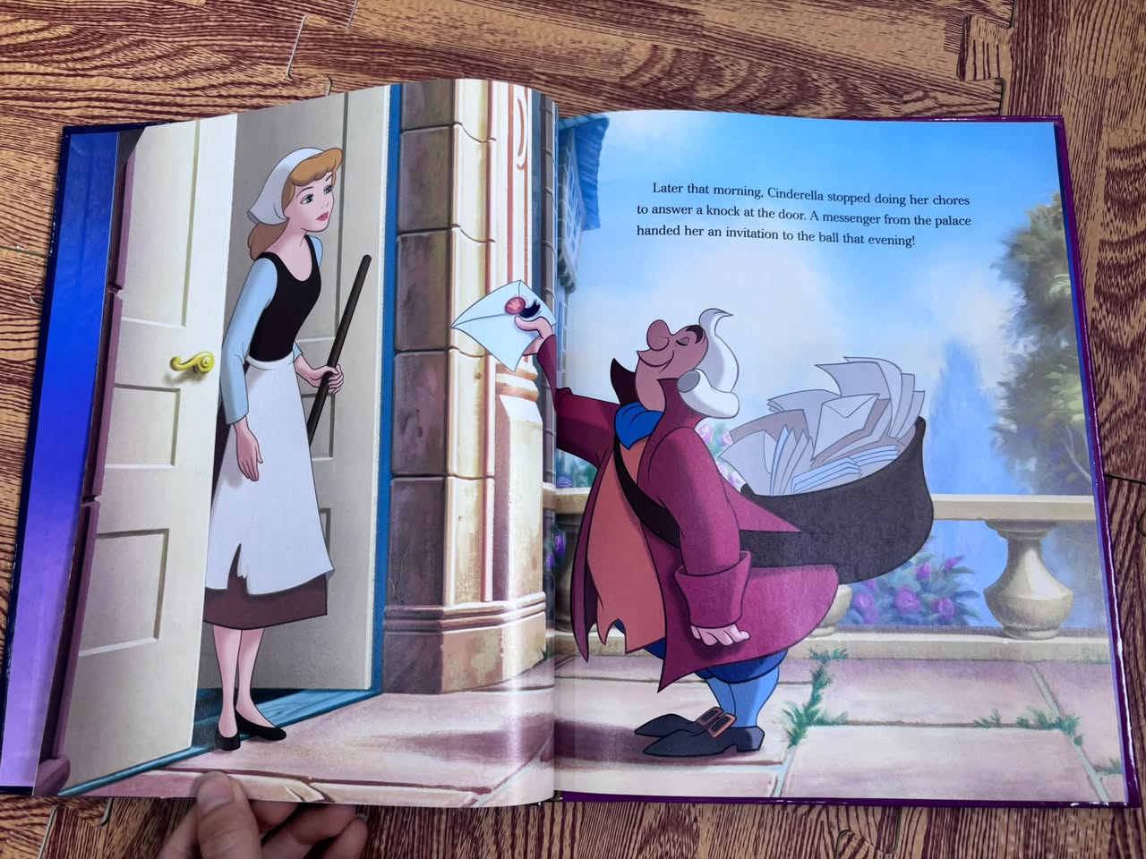 Disney Princess – Cinderella (A Big Golden Book) — ảnh 3