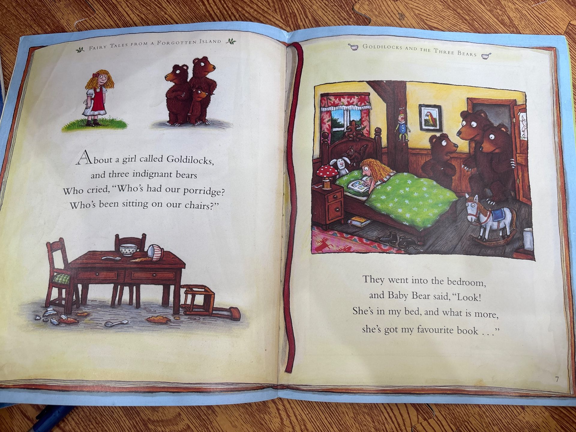 Charlie Cook's Favourite Book — ảnh 2