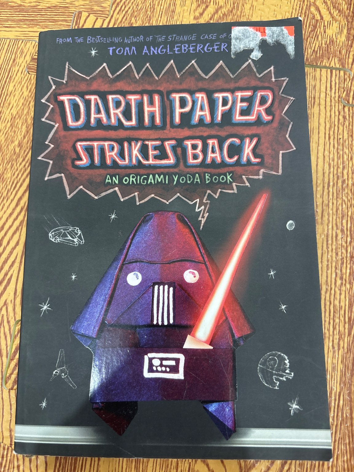 Darth Paper Strikes Back — ảnh 1